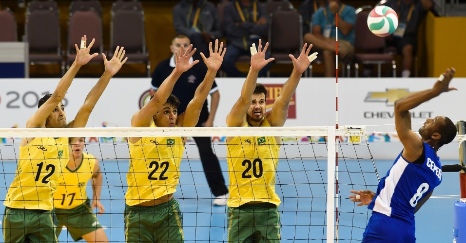 Brasil enfrenta Cuba pelo vôlei masculino do Pan