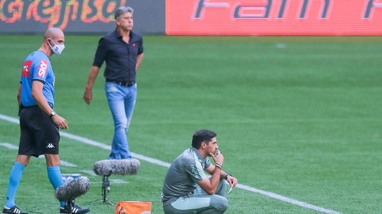 Renato Gaúcho e Abel Ferreira durante partida entre Palmeiras e Flamengo, no Allianz Parque