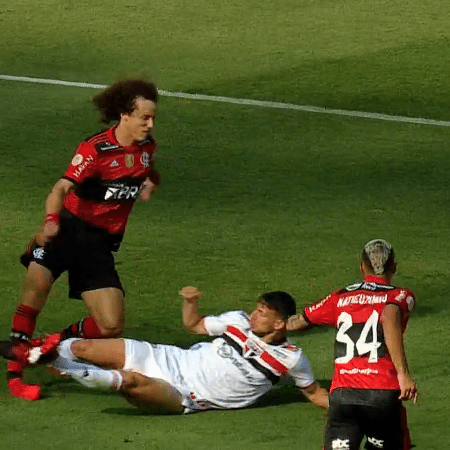Calleri é expulso após forte entrada em David Luiz na partida entre São Paulo e Flamengo - Transmissão - Transmissão