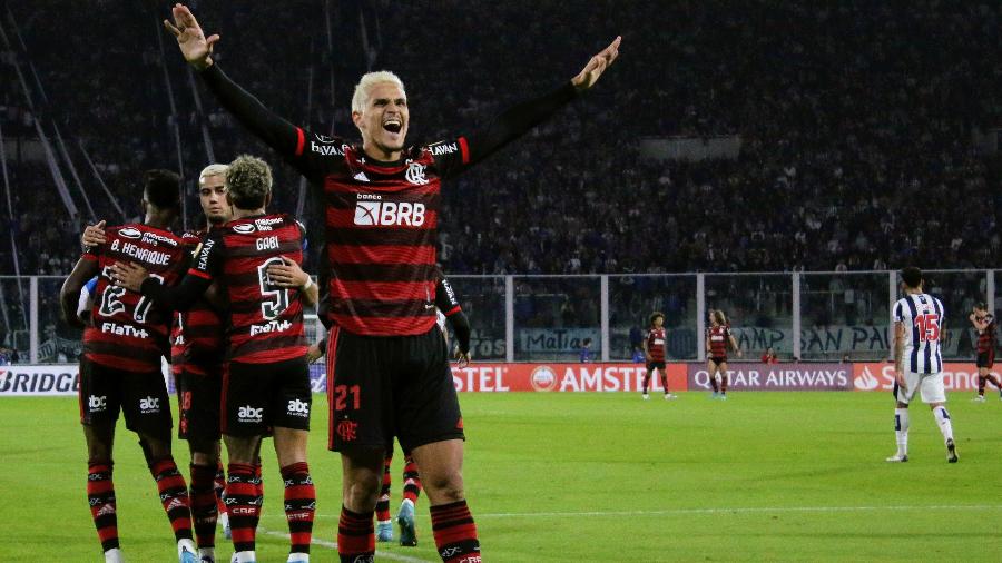 Pedro fez o gol de empate do Flamengo diante do Talleres-ARG, pela Copa Libertadores - Fotobairesarg/AGIF