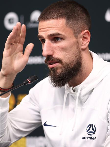 Milos Degenek, da Austrália, em entrevista coletiva antes de jogo contra a Argentina pela Copa do Mundo - Robert Cianflone/Getty Images