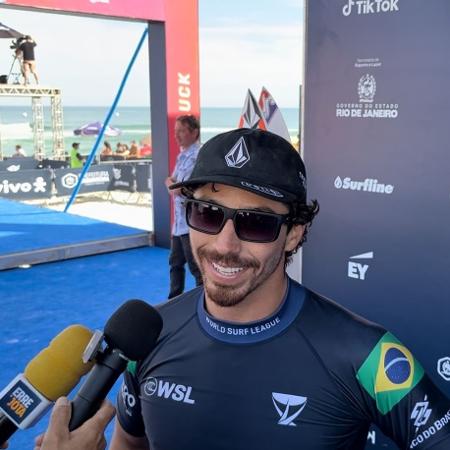 Yago Dora superou Gabriel Medina e avançou diretamente para as oitavas da etapa de Saquarema do Mundial de surfe - Bruno Braz / UOL