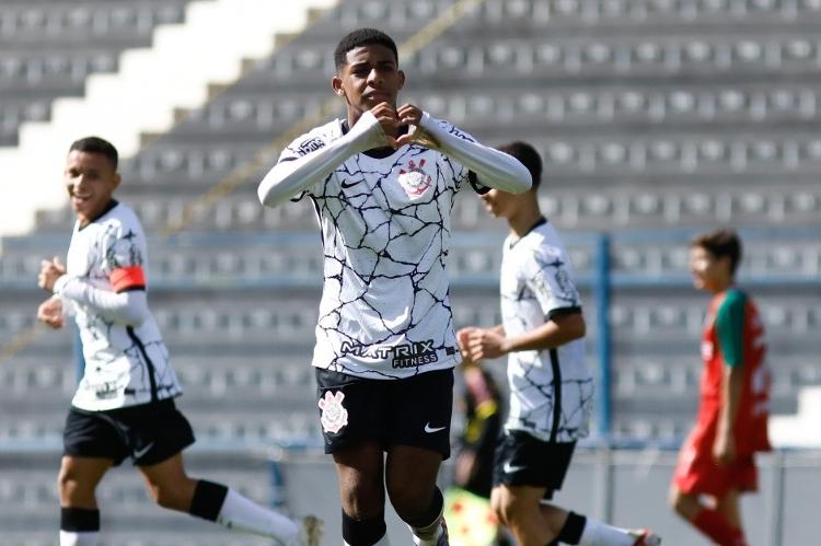 Gui Negão, atacante do sub-20, disputa a Copinha 2025 Gui Negão, atacante do sub-20, disputa a Copinha 2025