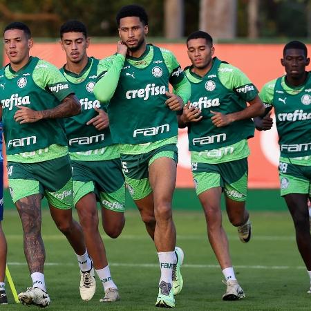 Naves e Murilo (D), durante treinamento, na Academia de Futebol