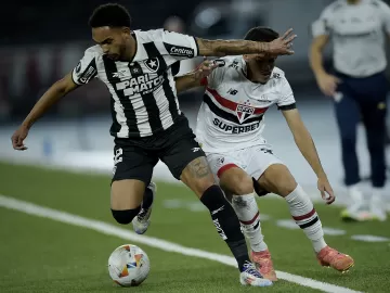 São Paulo sobrevive a 22 finalizações do Botafogo e dá apenas um chute