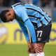 Grêmio sofre com Barcos, empata com Alianza e é eliminado da Sul-Americana