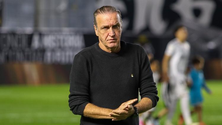 Cuca, técnico do Santos, durante partida contra o Palmeiras, pelo Brasileirão
