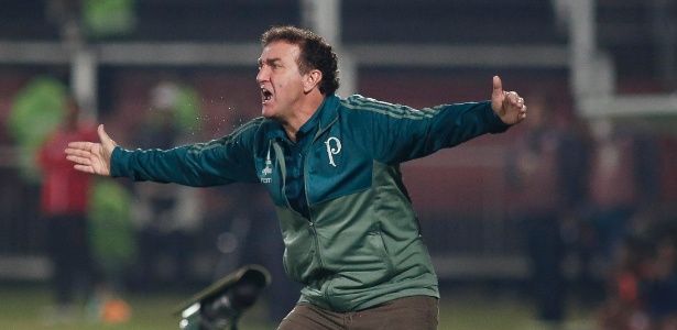 Cuca vê primeiro tempo muito ruim e diz: 'Tenho 80% da equipe definida'