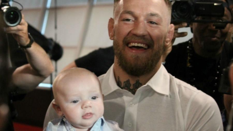 O campeão do UFC levou Conor Jack McGregor para a academia do UFC - Diego Ribas