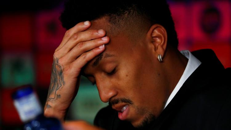 Eder Militão passa mal durante coletiva de apresentação no Real Madrid - JUAN MEDINA/REUTERS - JUAN MEDINA/REUTERS