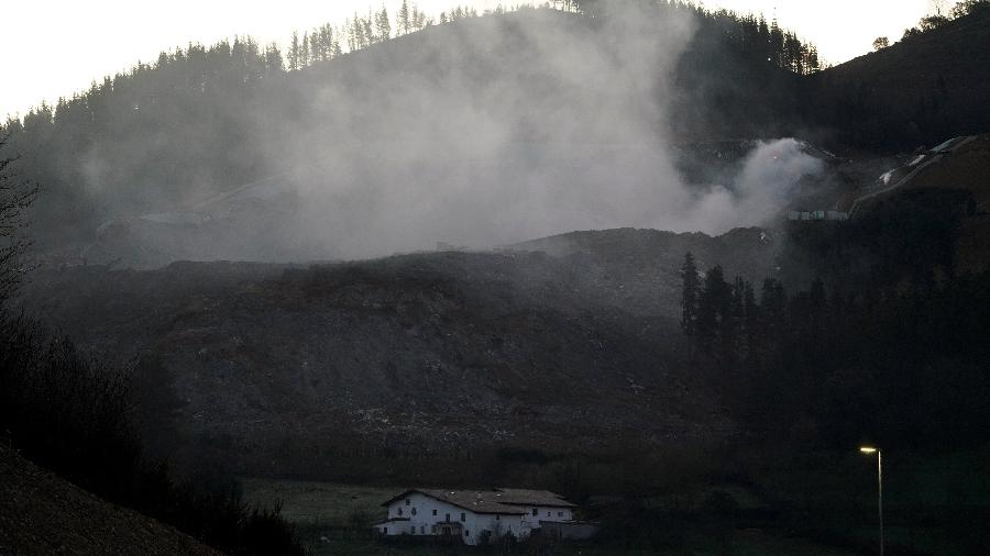 Incêndio em aterro de Zaldibar, na Espanha - Vincent West/Reuters