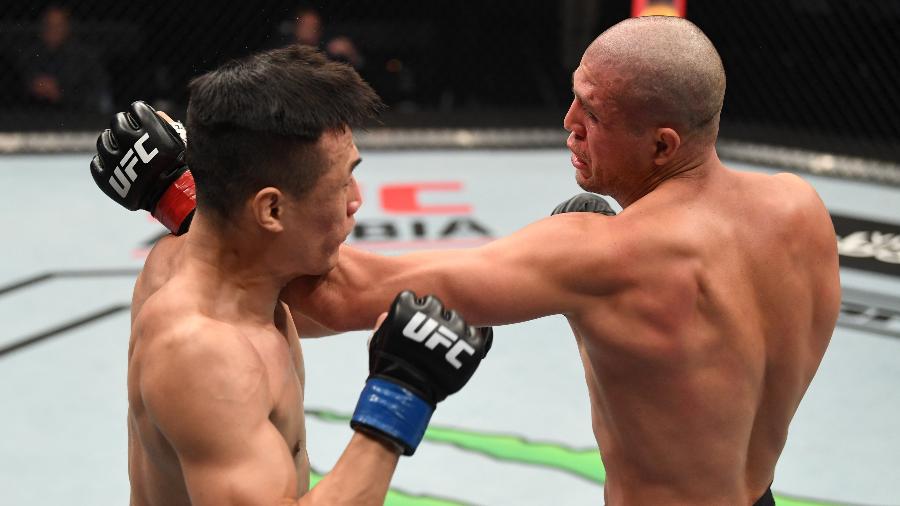 Brian Ortega (direita) venceu Chan Sung Jungdo no UFC Fight Island 6 - Divulgação/UFC