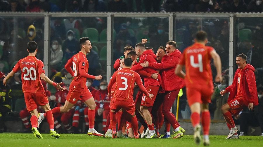 Jogadores da Macedônia do Norte celebram vitória sobre a Itália nas Eliminatórias Europeias - Tullio M. Puglia/Getty Images