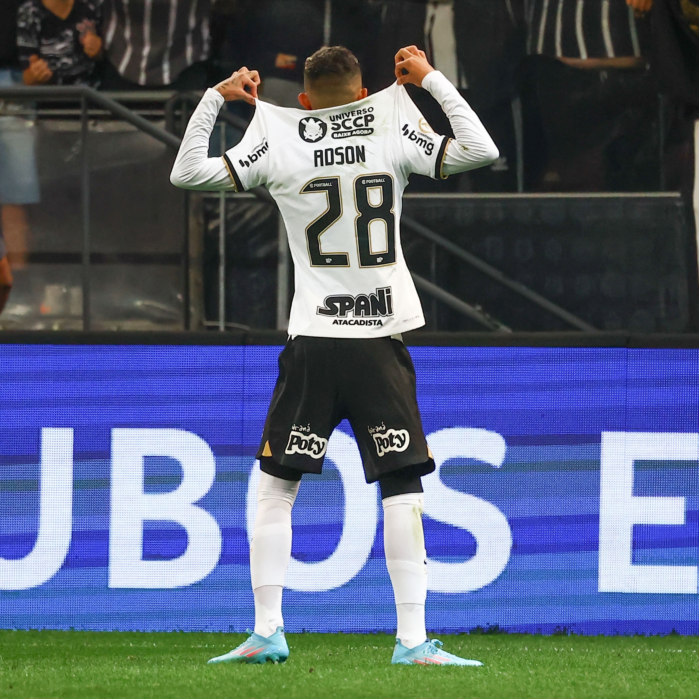 GOOOOOOOOOOOOOLLLLLLLLLL!! Adson faz o segundo para o Timão! 