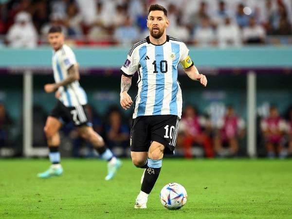 Messi brilha no milésimo jogo, Argentina vence Austrália e avança na Copa -  Futebol - R7 Copa do Mundo