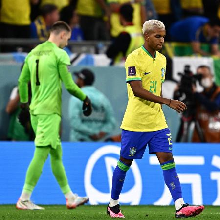 Rodrygo, do Brasil, após pênalti defendido por goleiro da Croácia - GABRIEL BOUYS / AFP