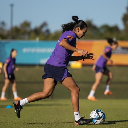 Marta treinou com bola na segunda sessão de treinos em Brisbane (AUS), casa do Brasil durante a primeira fase da Copa do Mundo