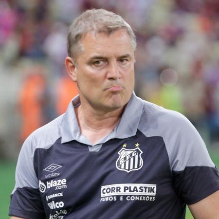Diego Aguirre estreou como técnico do Santos diante do Fortaleza