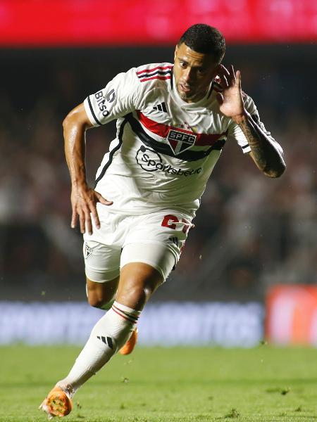 Wellington Rato celebra gol do São Paulo sobre o Corinthians em jogo da Copa do Brasil