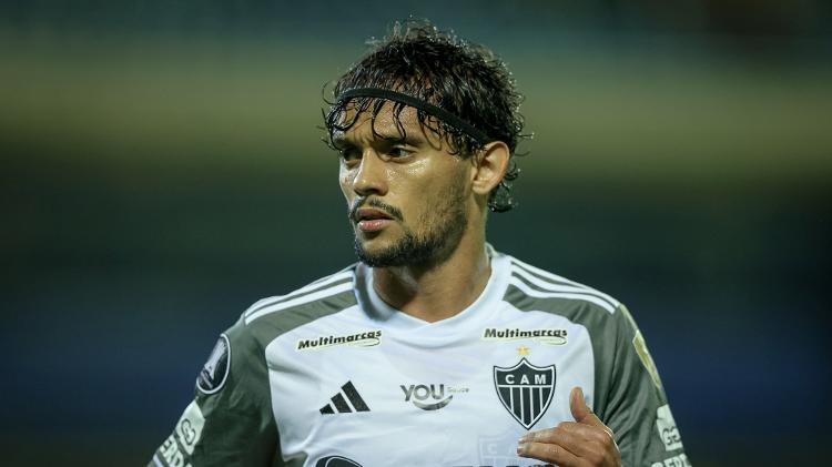 Scarpa em ação durante Rosario Central x Atlético-MG, jogo da Libertadores