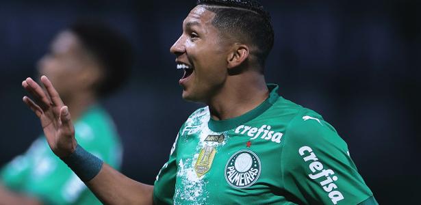 Estêvão destaca-se como garçom e Palmeiras supera Vasco com facilidade no futebol