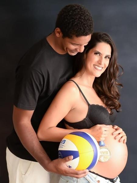 Bruna Dealtry é casada com Thiago, ex-jogador da seleção brasileira de vôlei de praia.