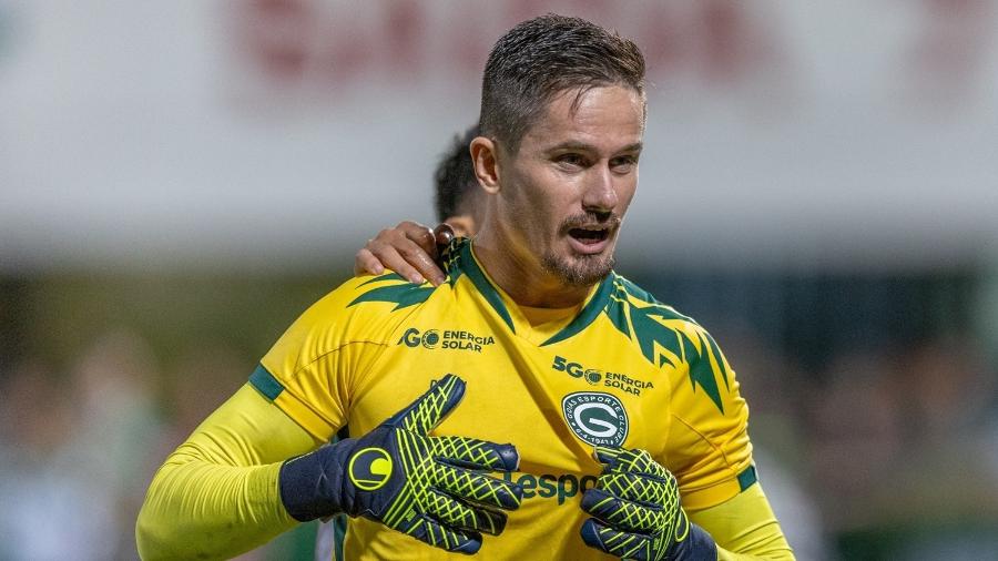 Goleiro Tadeu será um dos titulares do Goiás - Liamara Polli/AGIF