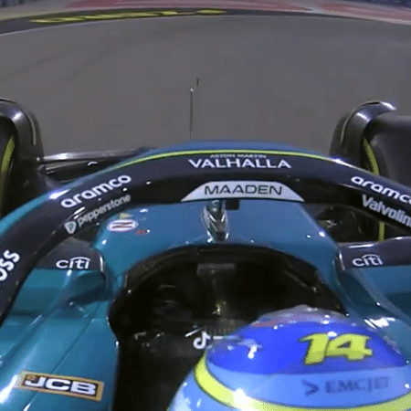 Volante de Fernando Alonso soltou durante treino da F1 Volante de Fernando Alonso soltou durante treino da F1