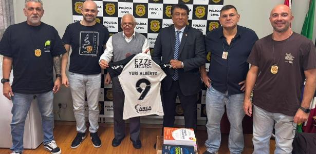 Corinthians recupera camisa de Yuri Alberto furtada no Memorial do clube