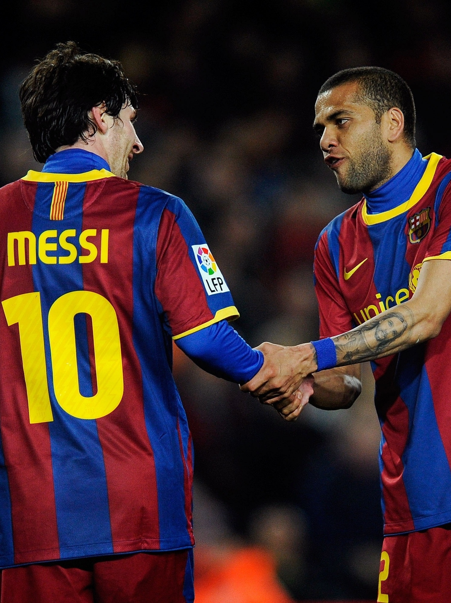 Após volta de Daniel Alves, Barcelona quer retorno de Messi