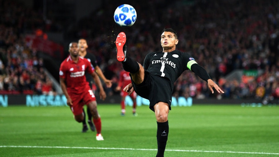Thiago Silva durante jogo entre Liverpool e PSG - Michael Regan/Getty Images