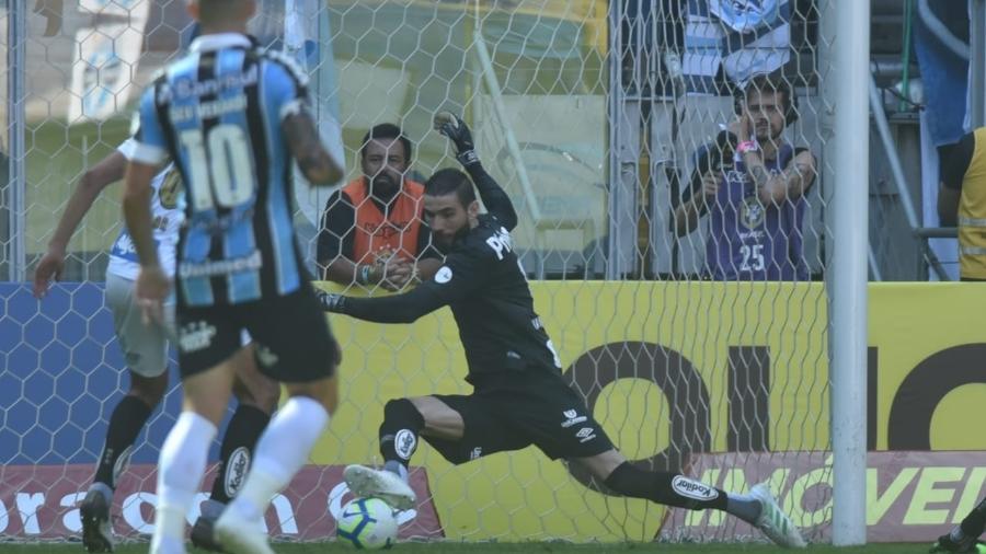 Vanderlei faz defesa milagrosa e salva o Santos contra o Grêmio - Ivan Storti/Santos FC