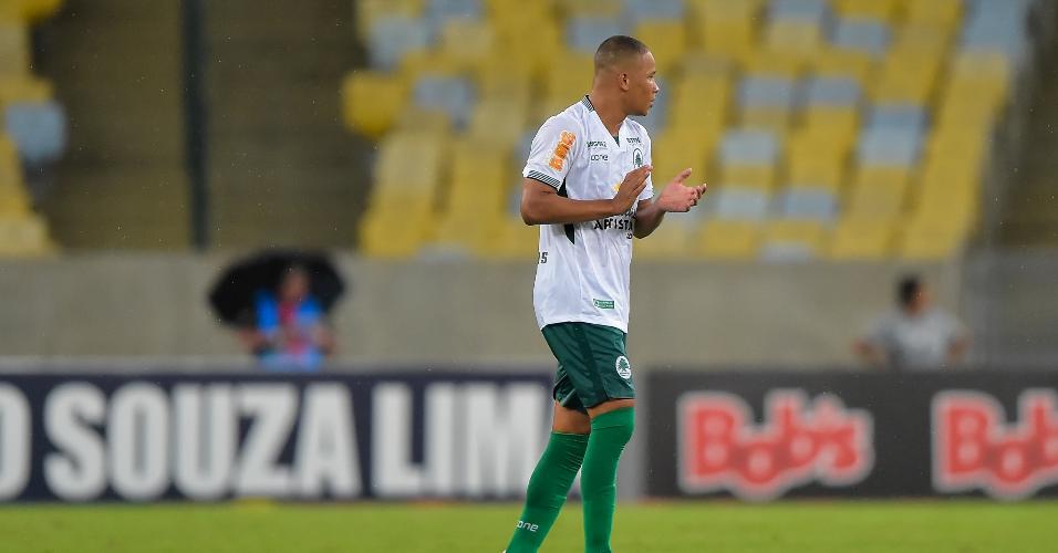 Caio Dantas, do Boavista, comemora seu gol em cima do Fluminense