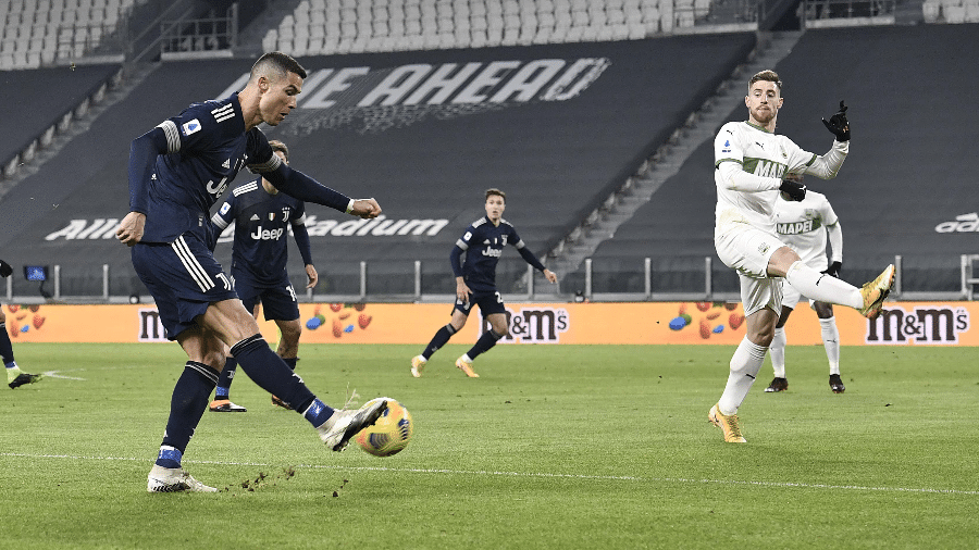 O atacante Cristiano Ronaldo em partida entre Juventus e Sassuolo - Reprodução