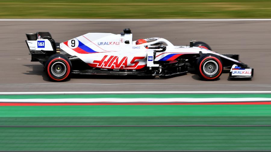 Piloto da Haas "aproveitou" entrada do safety car e chegou a fazer o melhor tempo no início da prova - Jennifer Lorenzini/Reuters