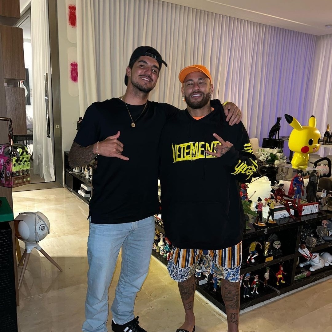 Neymar detona jornalista por 'fake news' sobre affair com ex de Medina