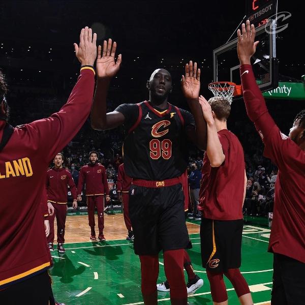 Tacko Fall, antes da partida entre Cleveland Cavaliers e Boston Celtics