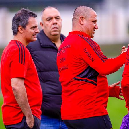 Marcos Braz, Bruno Spindel e Mario Jorge em treino do Flamengo - Marcelo Cortes / Flamengo