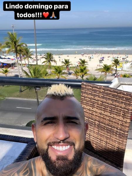 Vidal posta selfie em cobertura em frente à praia no Rio de Janeiro - Reprodução/Instagram