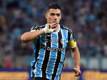 Suárez marca em despedida, Grêmio vence e deixa Vasco em situação tensa