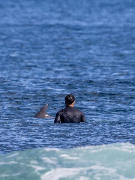 Tubarão ou golfinho? Foto de surfista brasileiro Ítalo Ferreira no mar de Margaret River impactou as redes sociais