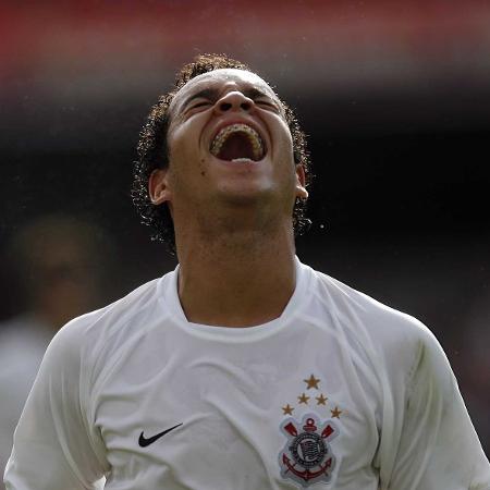 Lulinha durante jogo do Corinthians contra o Bragantino, pelo Paulistão de 2008