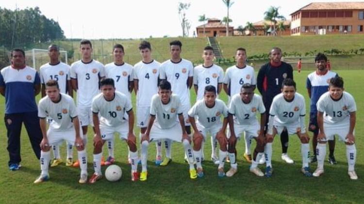 Tonhão era o técnico do sub-17 e foi fundamental para a carreira de Lucas Rafael (camisa 15)