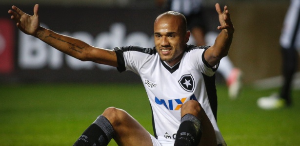 Roger é uma das prioridades do Botafogo para a próxima temporada - Thomás Santos/AGIF