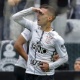 Corinthians bate Palmeiras em jogo eletrizante e retoma vantagem na ponta