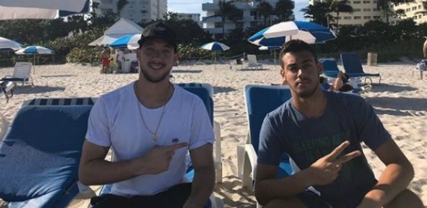 Caique, de 22, e Cauã França Godoy, de 16, são irmãos e goleiros de clubes paulistas - Reprodução/Instagram