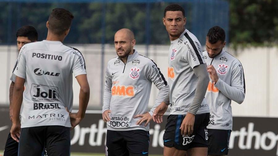 Atacante Gustagol treina com os companheiros de Corinthians no CT Joaquim Grava - Daniel Augusto Jr/Ag. Corinthians