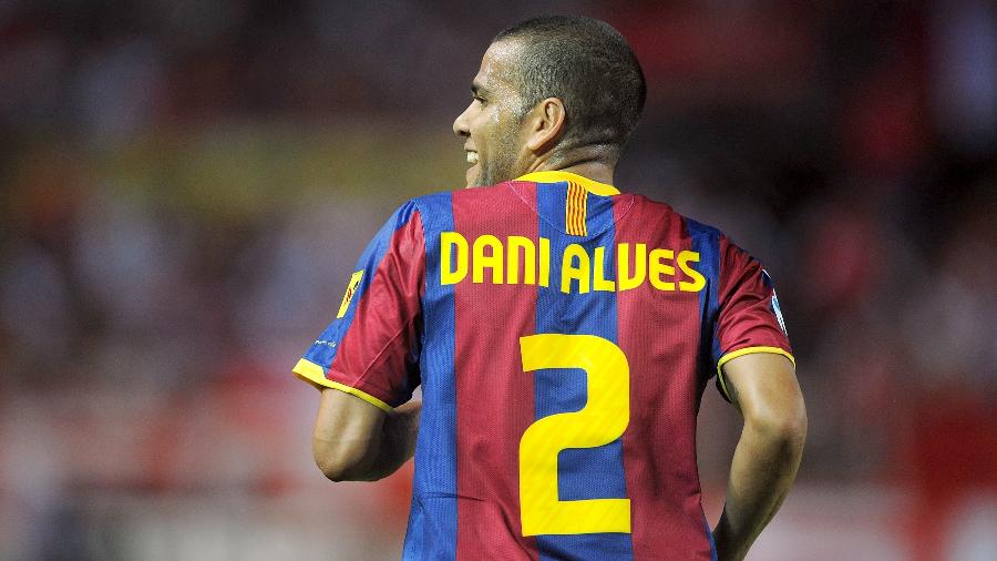 Dani Alves, durante partida pelo Barcelona, em 2010 - Denis Doyle/Getty Images