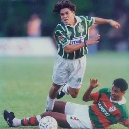 Alex Alves em ação pelo Palmeiras - Orlando Kissner/Agência Estado