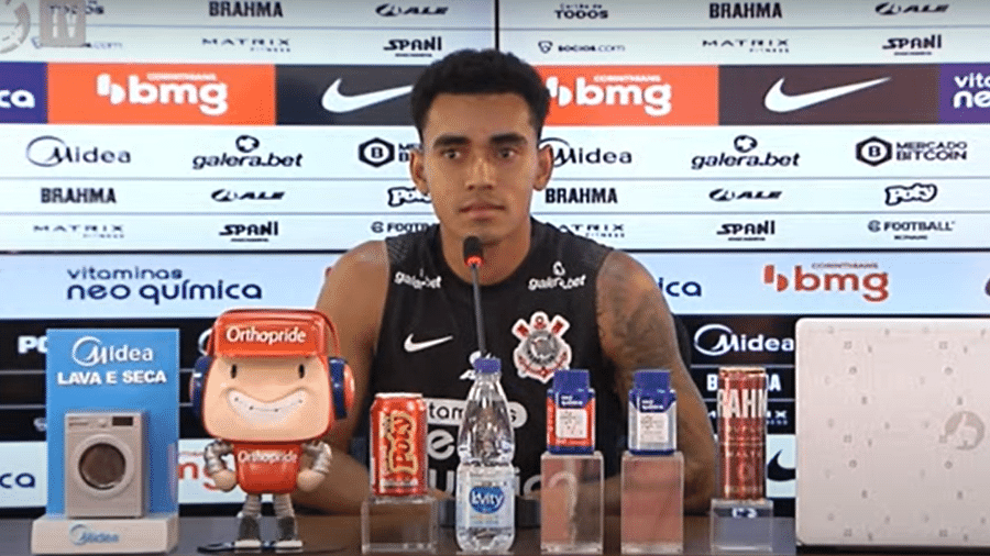 Du Queiroz, meio-campista do Corinthians, em entrevista coletiva - Reprodução/Corinthians TV